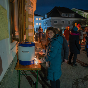 Adventliche Feier des Pfarrhof-Teams Susanne Lammer und Ingrid Fehringer unter musikalischer Gestaltung von Christa und Günter Wolfinger am 6. Dezember 2022