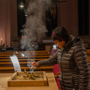 Unterschiedliche Station luden zur Beschäftigung mit dem Thema 'Friede mit mir/meinem Nächsten'