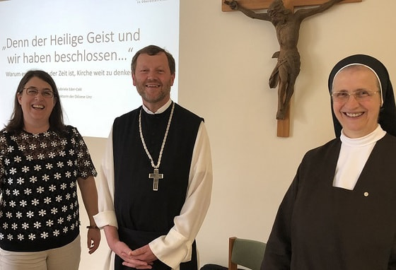V. l.: Pastoralamts-Direktorin Gabriele Eder-Cakl, Abt Reinhold Dessl und Sr. M. Michaela Pfeiffer-Vogl.