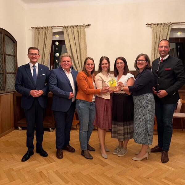 Verleihung Ehrenamtshand an das Team der Kinderkirche
