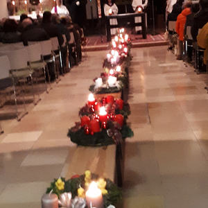 Adventkranzsegnung, Adventmarkt