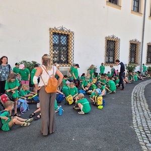 Unsere Volksschüler im Stift Reichersberg