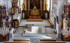 Neugestaltung Altarraum, Hans Schabus, 2021