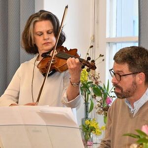 Maria Skrein (Violine) und Toni Huber (Klavier)