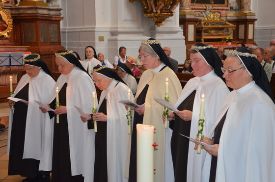 Die Jubilarinnen erneuerten ihre Profess. © Marienschwestern