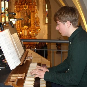Organist: Simon Gruber