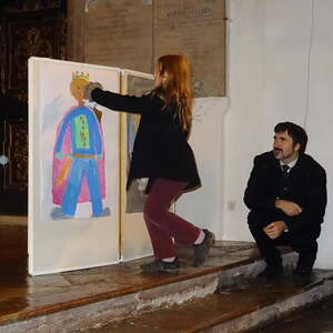 Nun wird der 3. Edelstein in die dunkle Welt zu einem Kind das Steichhölzer verkauft gebracht.