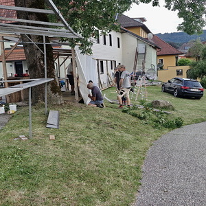 Aufbau Getränke-Kuchen-Buden