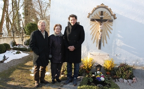 Mitterer, Rosalia, Bloeb am Grab von Franz Jägerstätter