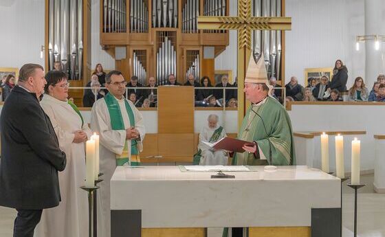 Amtseinführung von Pfarrer und Pfarrvorständ:innen in der neuen Pfarre Linz-Süd