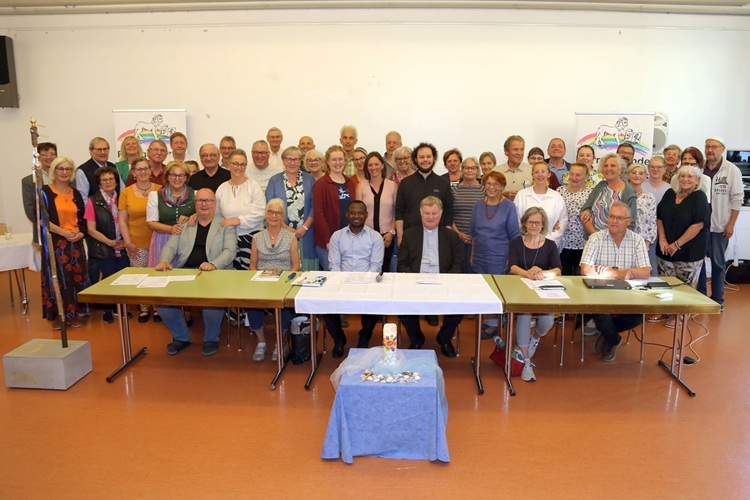 Visitation / Bernhard Reif Gruppenfot von allen Anwesenden bei der offenen PGR-Sitzung mit Bischof Manfred Scheuer