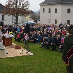 Zu Fuß und hoch zu Pferd