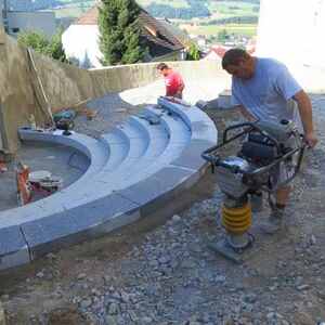 Die neue Kirchenstiege entsteht