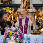 Bischof Manfred Scheuer und Wilhelm Vieböck, ehemaliger Pastoralamtsdirektor und Bischofsvikar und langjähriger Weggefährte von Josef Mayr auch im Domkapitel.