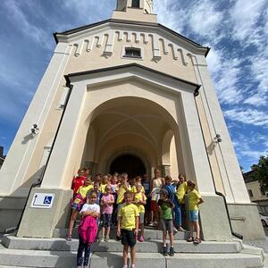 Gruppenfoto beim Portal