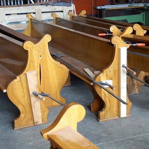 Instandsetzung der Kirchenbänke 31. Mai 2016