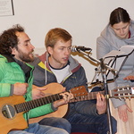 Musikalisch wurde der Gottesdienst von einer Gruppe Jugendlicher und Junge Erwachsenen aus Grünau, Scharnstein und Viechtwang gestaltet.               