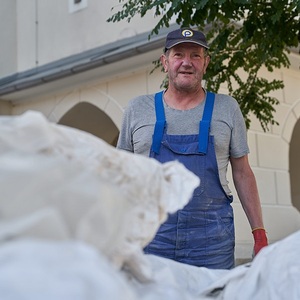 Alle packen an mit viel Fingerspitzengefühl