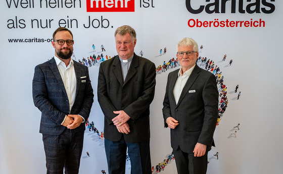 v.l.: Mag. Stefan Pimmingstorfer, Bischof Dr. Manfred Scheuer und Franz Kehrer, MAS