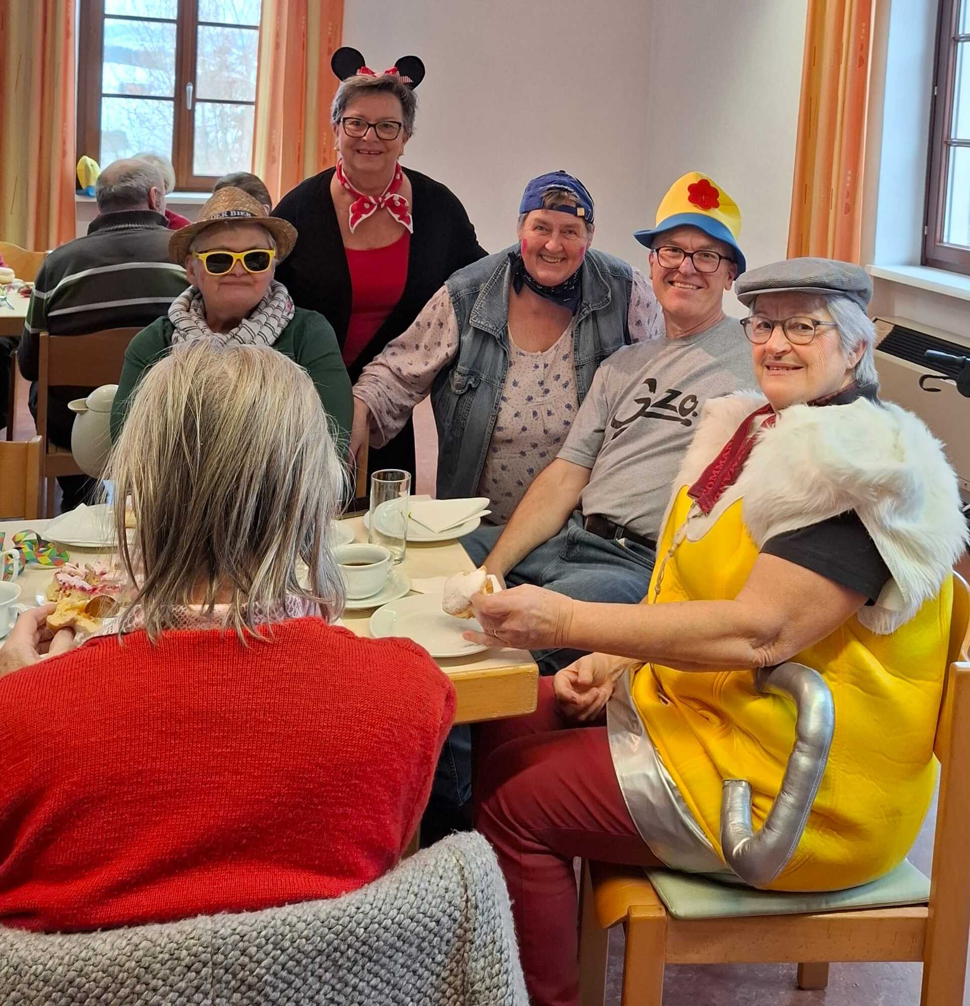 Begegnung im Fasching / Fachteam Caritas, Pfarre Sarleinsbach Begegnung im Fasching