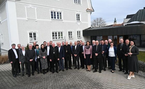 Mitglieder der Österreichischen Bischofskonferenz und Caritas-Leitung der Diözesen