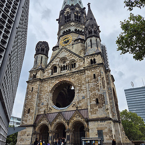 Kaiser-Wilhelm-Gedächtnis-Kirche - alter Turm außen