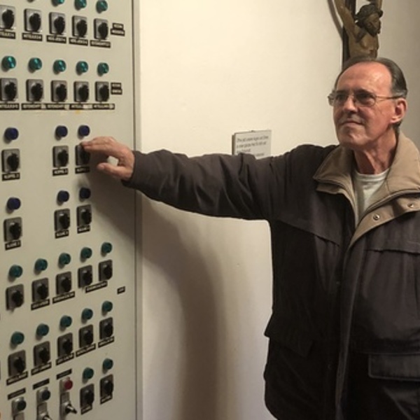 Gerhard Kos beim Läuten