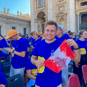 Von 28. Juli bis 3. August 2024 versammelten sich in Rom rund 3200 Ministrant*innen und Begleitpersonen aus ganz Österreich zur Internationalen Ministrant*innen-Wallfahrt.Am Dienstag, dem 30. Juli, nahm sich Papst Franziskus nachmittags Zeit, um mi