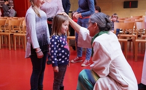 Pfarre Wels-St. Franziskus: Kindersegnung