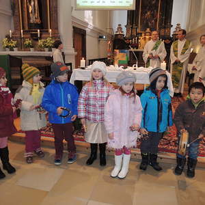 Kindersegnung 2015 in der Stadtpfarrkirche Urfahr mit dem Kindergarten Schwalbennest.