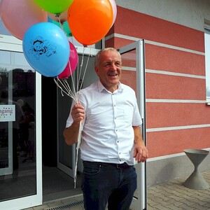 OLYMPUS DIGITAL CAMERA         