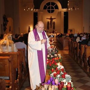 Adventkranzsegnung in St. Quirinus