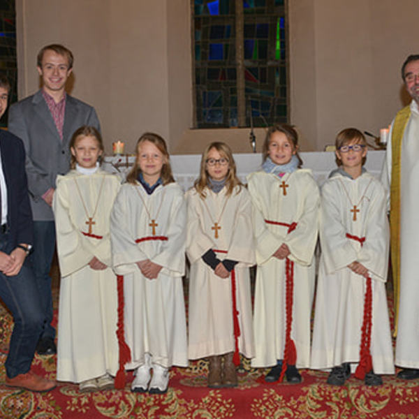 Lebendigkeit der Pfarre Kichdorf/Krems war am Christkönigs-Sonntag am 24. November 2013 spürbar. Der Gottesdienst stand ganz im Zeichen der Ministranten. Die Kinder der „Kinderkirche“ blieben diesmal in der großen Kirche. Sie feierten hier den mit al