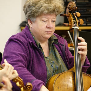 Claire Pottinger-Schmidt (Cello)