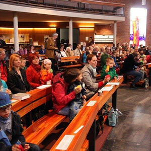 Sommerbeginn mit Harfenmusik, Kindermesse und Kinderfest