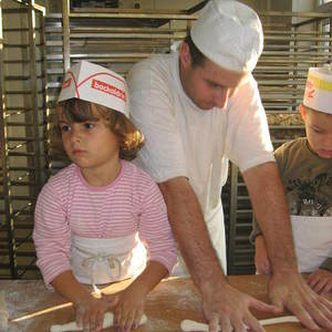 Kindergarten besucht Bäckerei