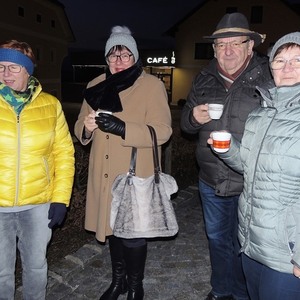 Jahresausklang mit Tee und Gebäck