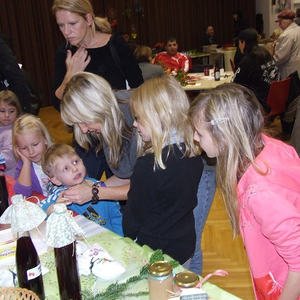 Adventkranzweihe und Schmankerlmarkt