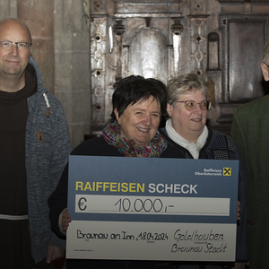 Benefizmarkt der Goldhaubenfrauen