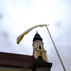 Der Wind weht, wo er will; du hörst sein Brausen, weißt aber nicht, woher er kommt und wohin er geht. So ist es mit jedem, der aus dem Geist geboren ist. (Jh 3,8)                                                                  