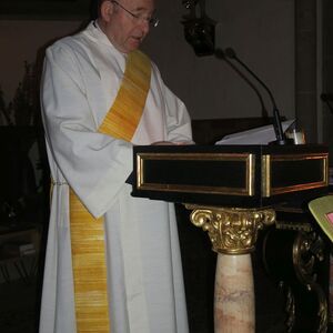 Diakon Georg König singt das große Osterlob                            