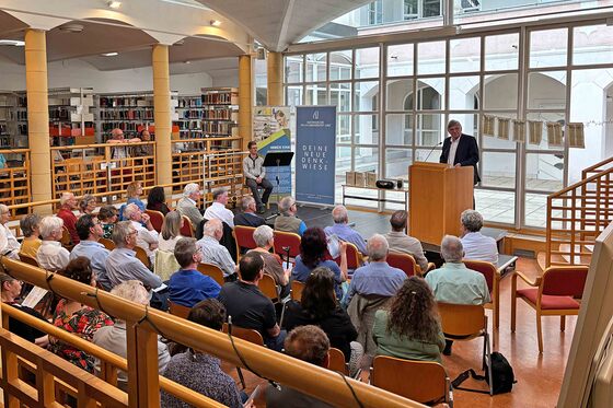 Gottfried Bachl: Präsentation der Gesammelten Schriften an der KU Linz / © KU Linz/Kathrin Haselgrübler Zahlreiches Publikum fand sich zur Präsentation der 'Gesammelten Schriften' Gottfried Bachls an der KU Linz ein.