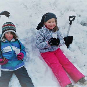 Schneespaß mit den Minis