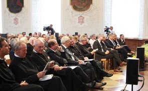 VertreterInnen aus Kirche und Politik und 300 Gäste bei der 18. Ökumenischen Sommerakademie