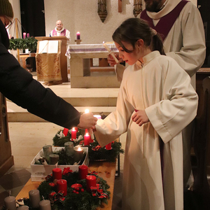 Adventfeier mit Genuss-standln in St. Quirinus