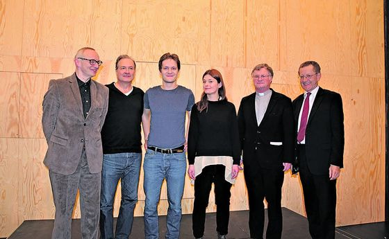 Gesprächsrunde mit VertreterInnen aus dem Bereich Schauspiel und Dramaturgie sowie mit Bischof Manfred Scheuer (2. v. r.) und KiZ-Chefredakteur Matthäus Fellinger (r.).