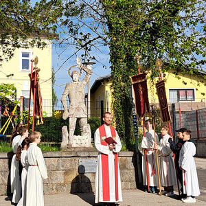 Pfarrer Christoph vor dem Floriani