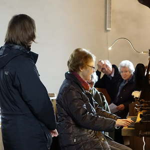 Franziska Leuschner mit Teilnehmerin am Ökumenischen Orgelseminar in Ungenach