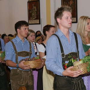 Erntedankfest mit Pfarrfoto