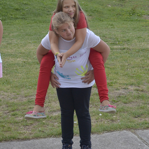  Ein umgebautes, ehemaliges Bauernhaus auf einer Alm in Weyer war die Herberge für 30 Jungscharkinder. Acht Kinder unserer Pfarre verbrachten mit Mädchen und Buben der Pfarre Scharnstein eine erlebnisreiche Woche: Lagerleiter Matthias Holzinger übern
